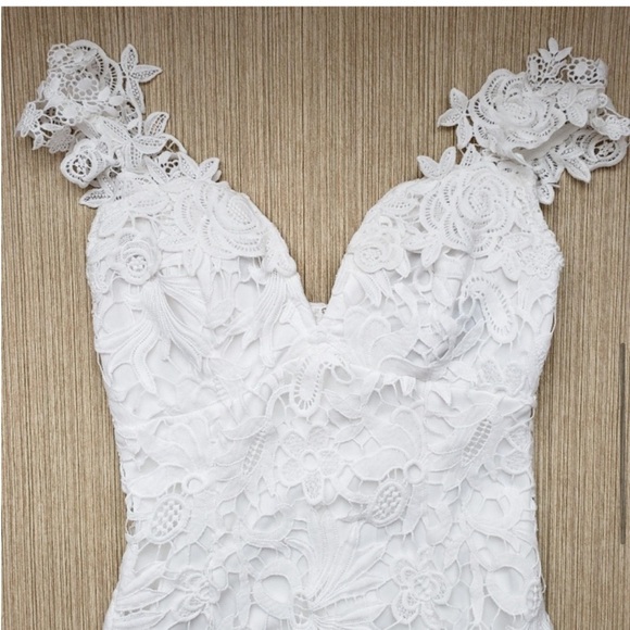Uno, Dos, Lace White Lace Bodycon Dress - Picture 3 of 5
